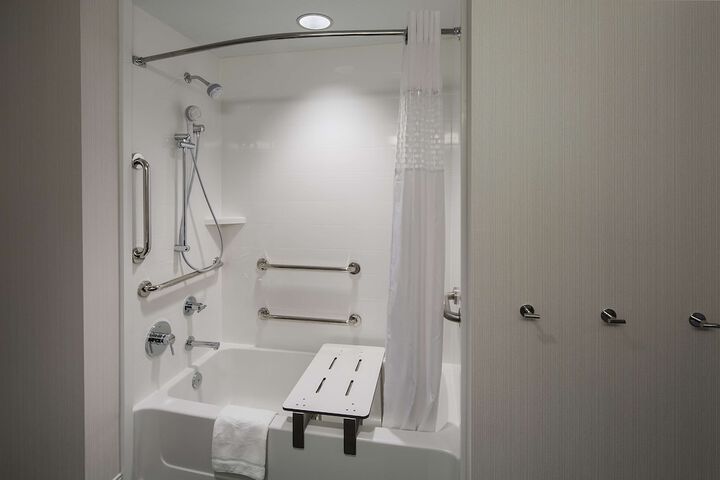 Room 21 of 34