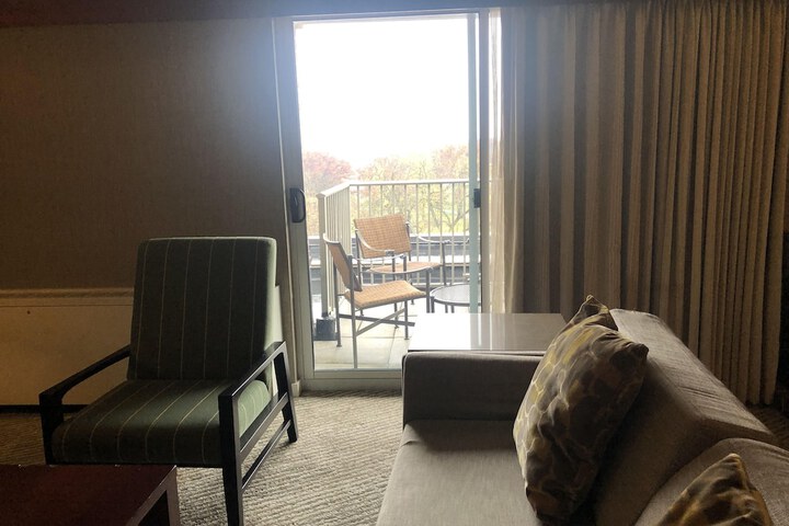 Room 28 of 60