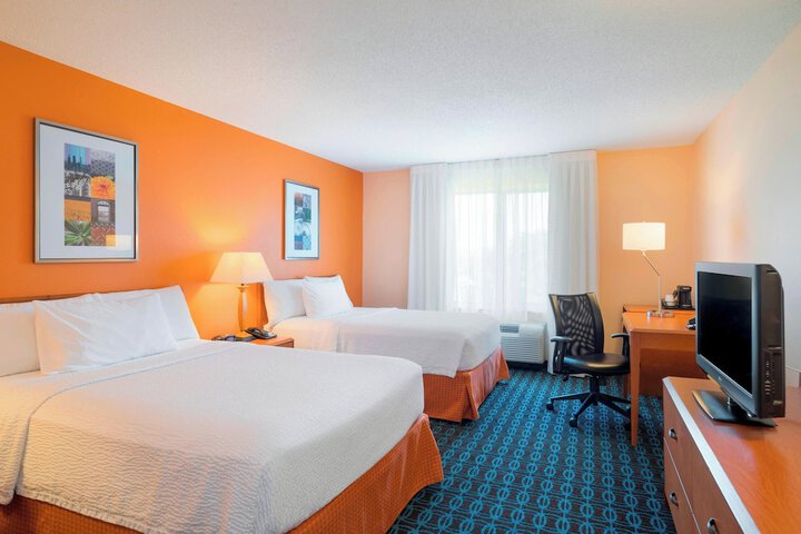 Fairfield Inn & Suites by Marriott State College