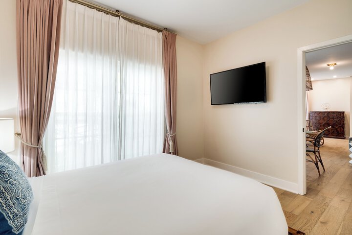 Room 77 of 125