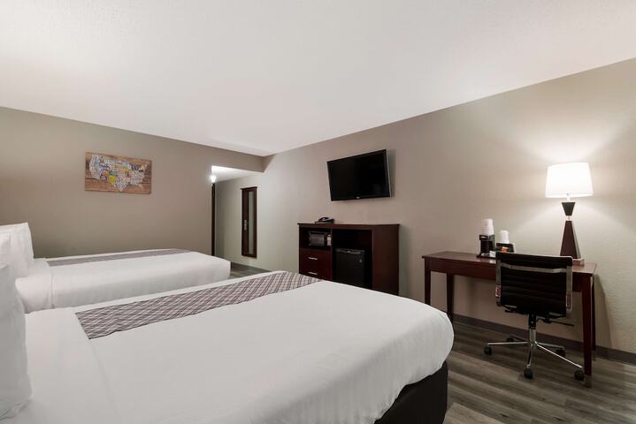 Room 16 of 39