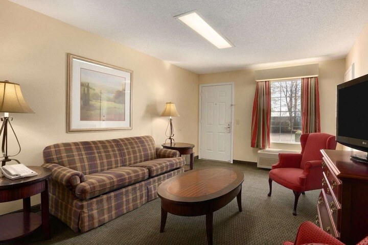 Room 8 of 22