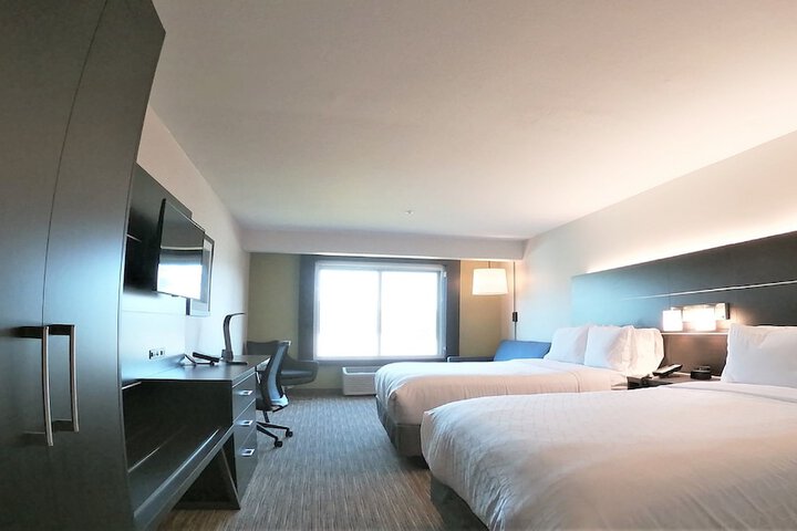 Room 34 of 65
