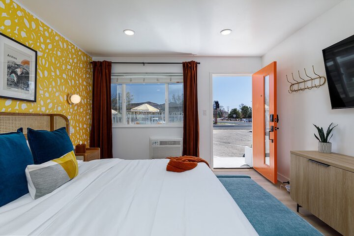 Room 68 of 105