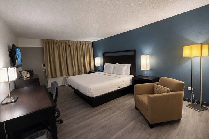 Express Inn & Suites