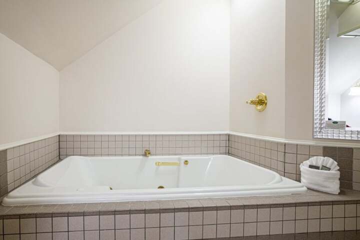 Whitestone Inn