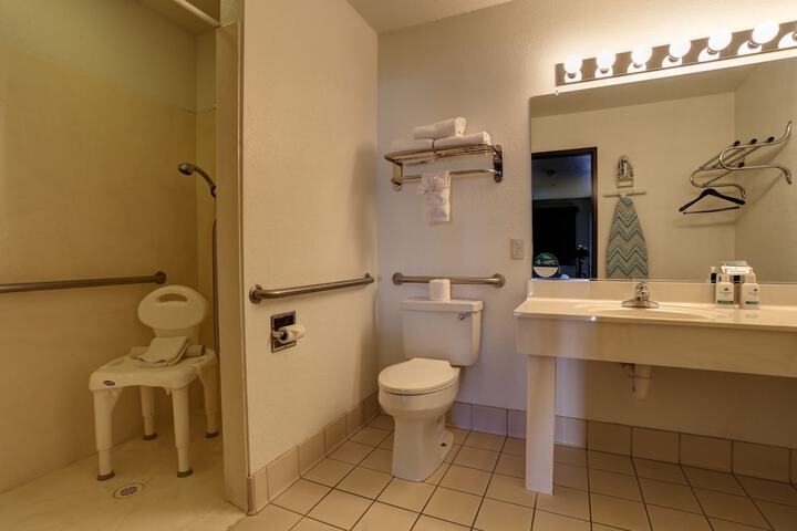 Room 20 of 34
