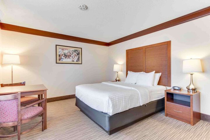 Room 52 of 57