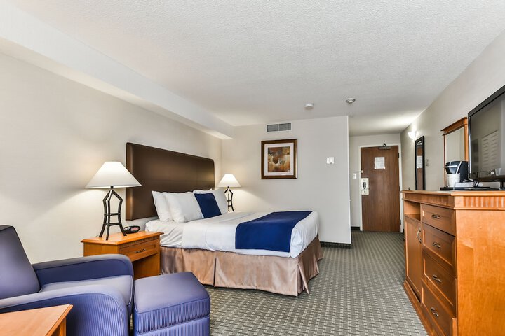 Room 12 of 36