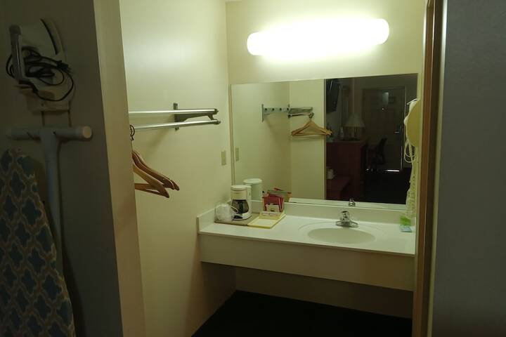 Country Hearth Inn & Suites Union City
