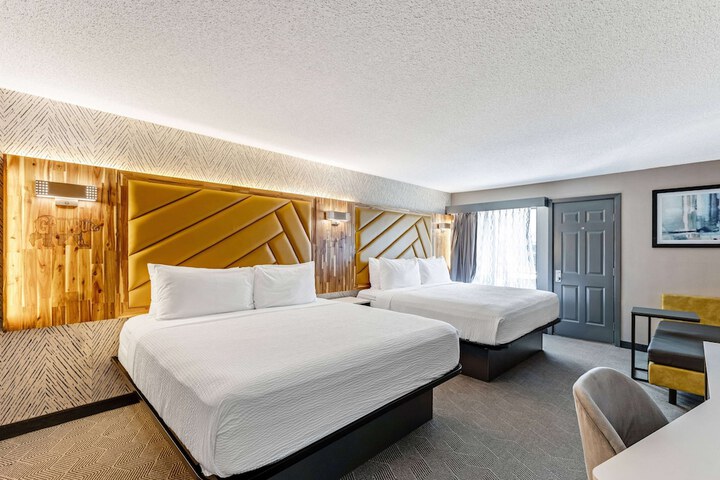 The Wander Hotel a Ramada by Wyndham Deals - Gatlinburg TN