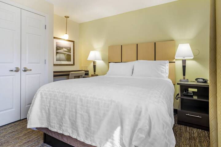 Room 14 of 33