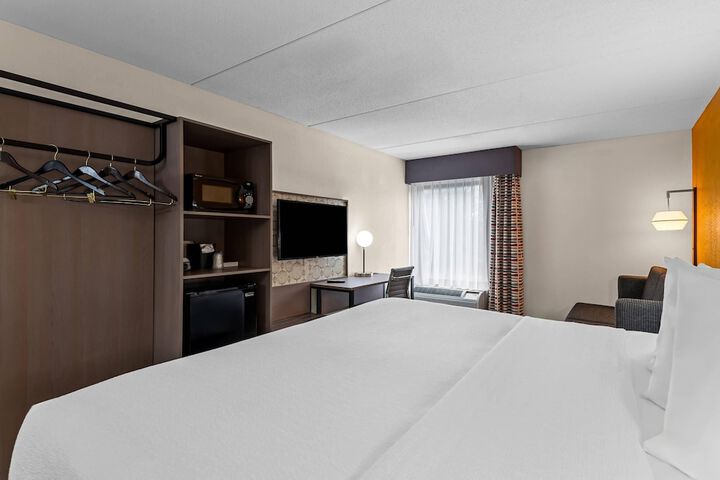 Spark by Hilton Syracuse Carrier Circle