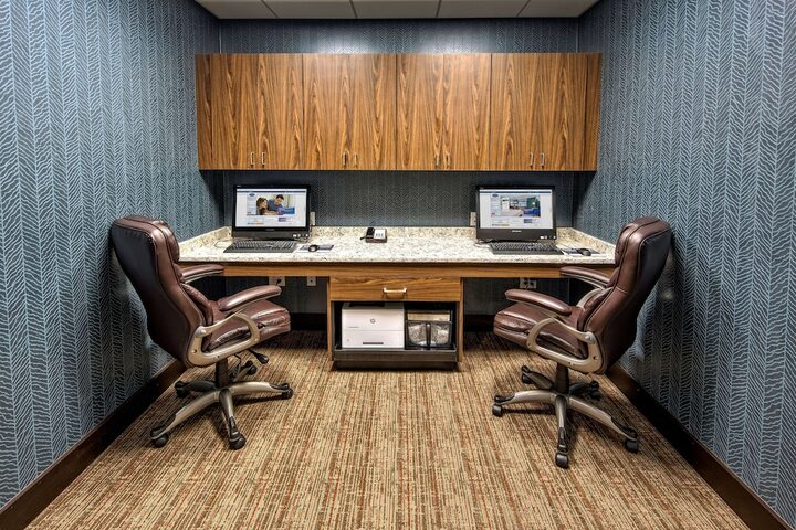 Business Center 32 of 32