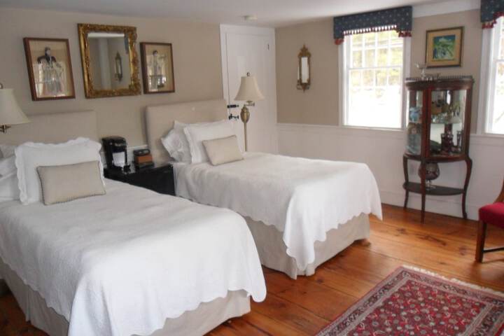 Room 16 of 32