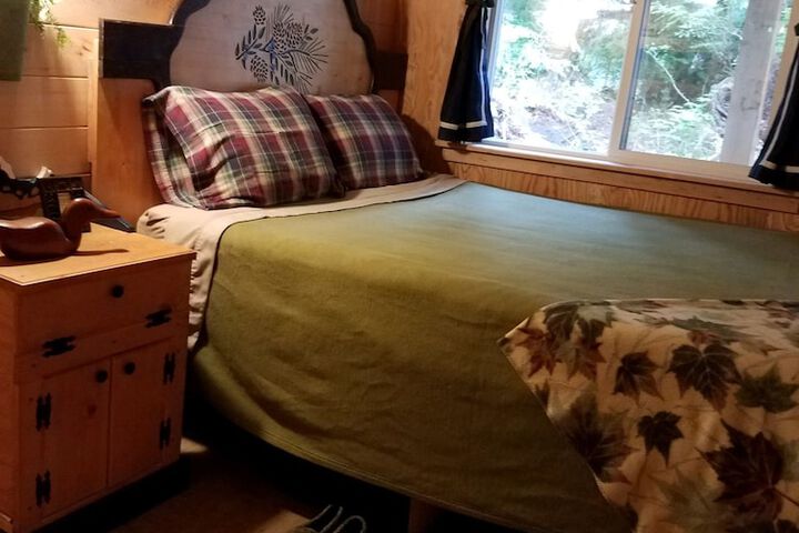 Room 12 of 18
