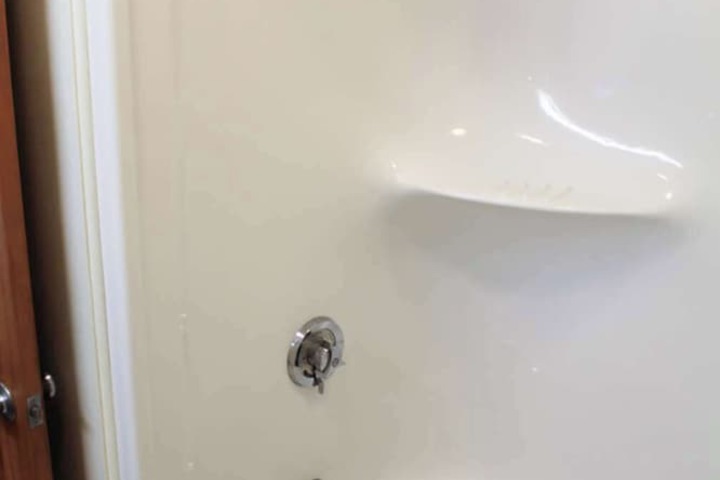 Room 19 of 142