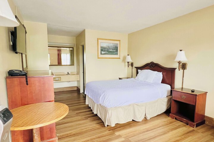 Room 10 of 11
