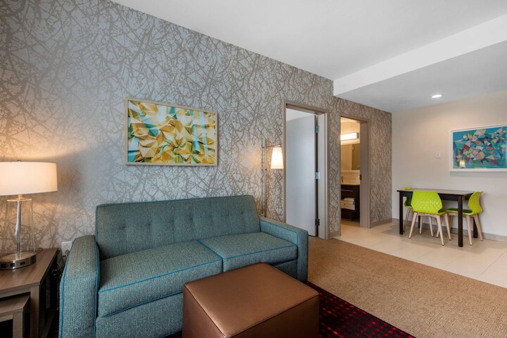 Room 12 of 30