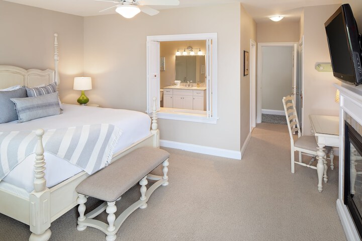 Room 10 of 37