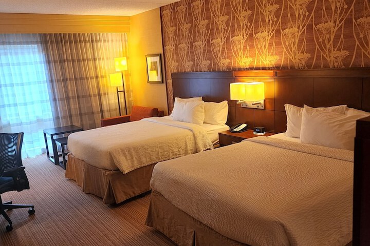 Room 12 of 27