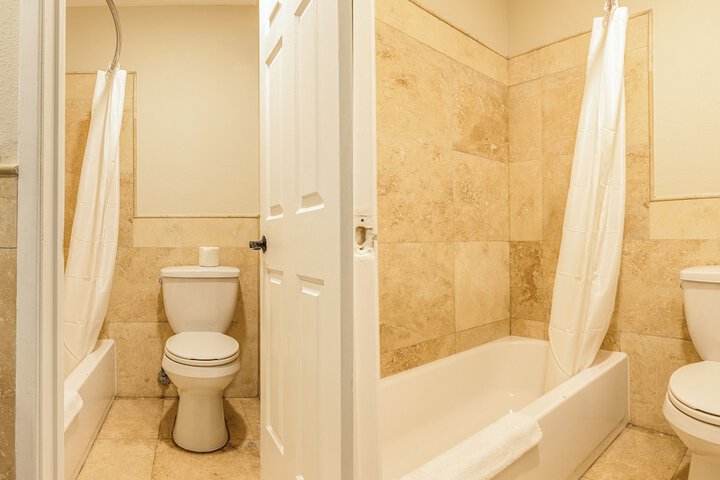 Hotel Avenida Victorville I 15