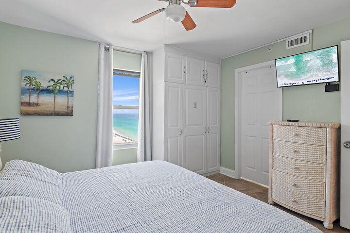 Room 40 of 173