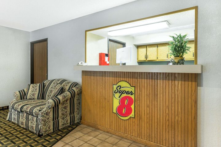 Super 8 by Wyndham Twinsburg / Cleveland Area