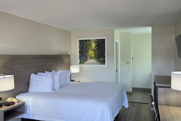 Days Inn by Wyndham San Marcos