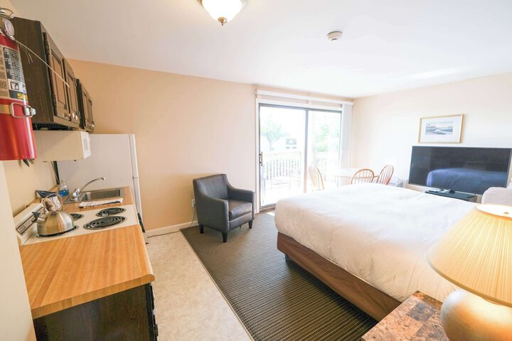 Aspinquid Resort