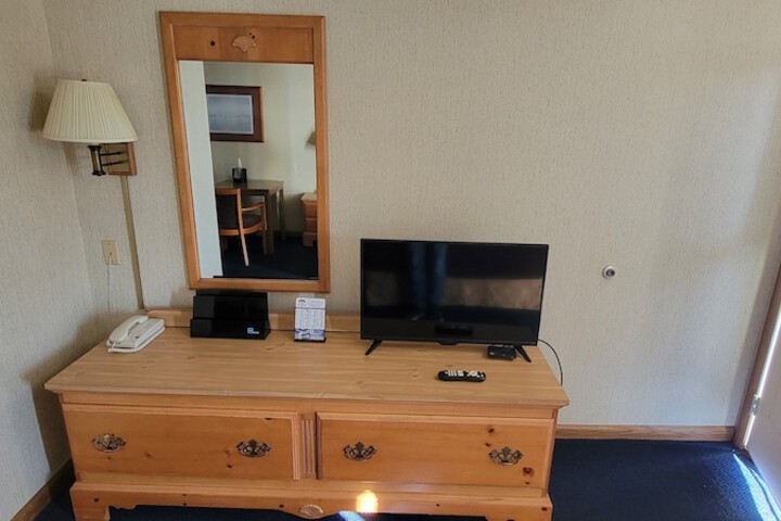 Room 15 of 33