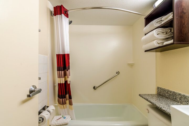 Red Roof Inn PLUS+ Wichita East