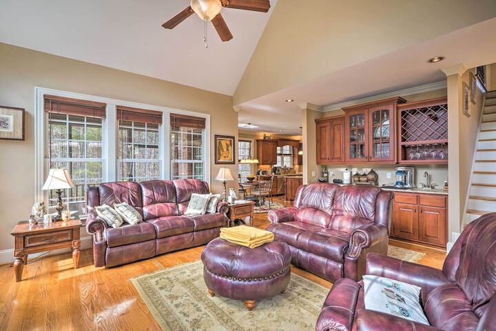 Luxury Estate: Game Room & Pickleball Court