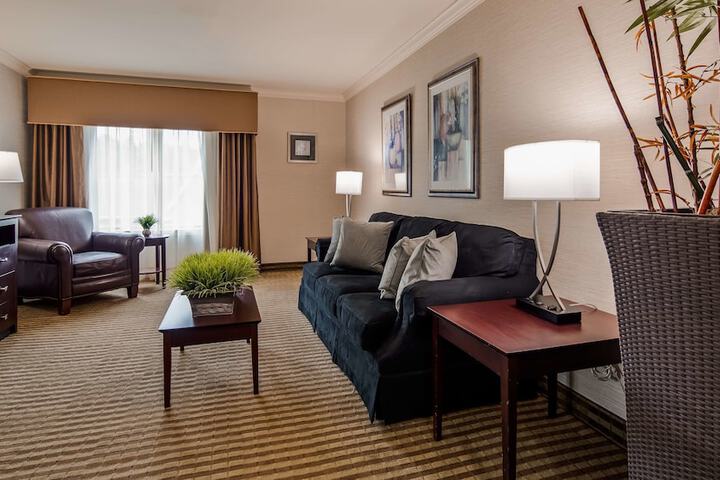 Room 12 of 25