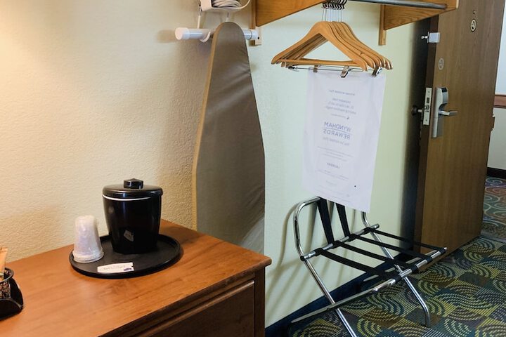 AmericInn by Wyndham Kewanee