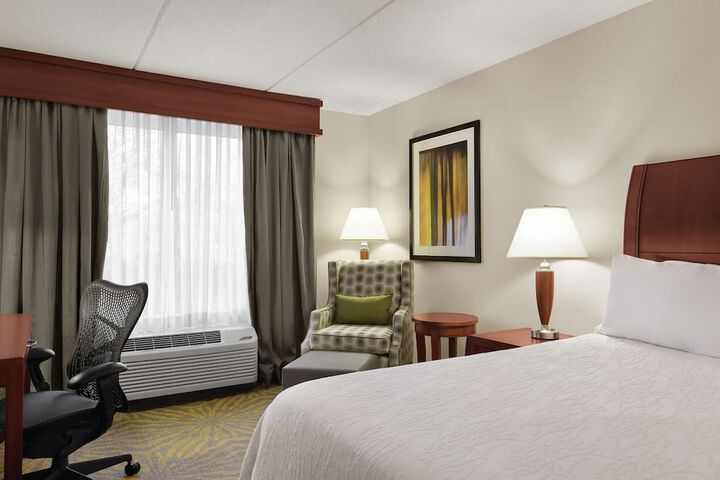 Room 25 of 40
