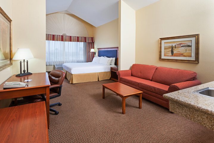Room 18 of 38