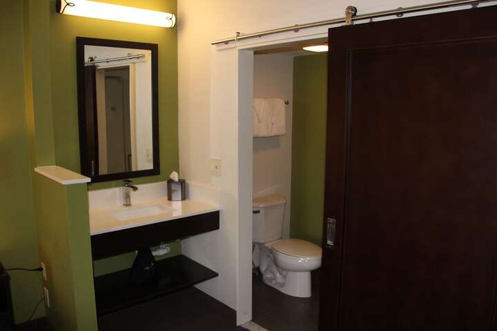 Room 37 of 48