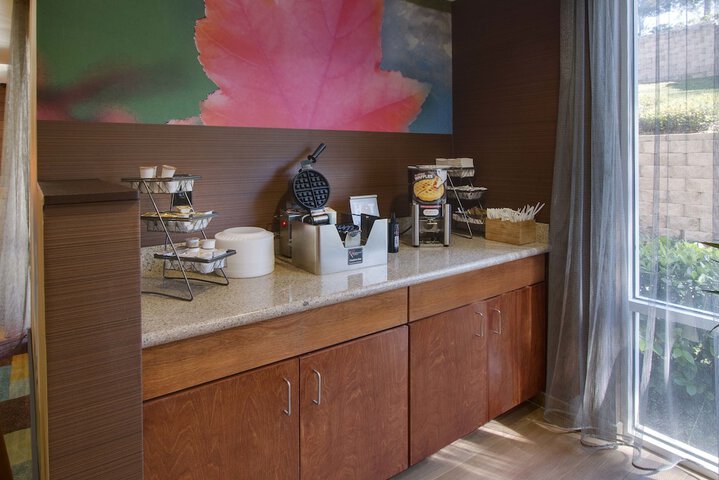 Breakfast/Coffee Service 32 of 36