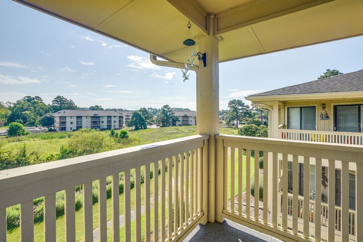 Little River Condo w / Pool Access - Near Beaches!