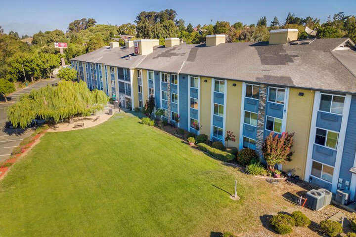 Best Western Plus Heritage Inn
