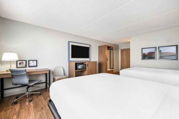 AmericInn by Wyndham Valley City - Conference Center