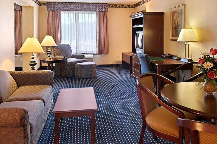 Room 27 of 43