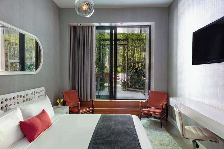 Room 19 of 114