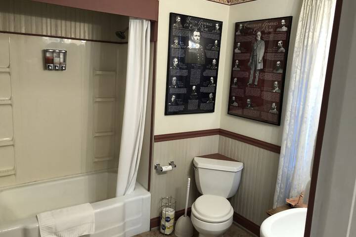 Room 7 of 32