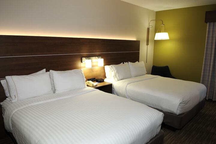 Room 6 of 26