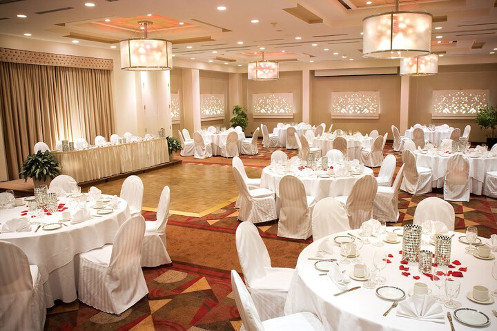 Ballroom/Hall 41 of 48