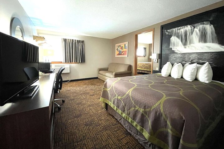 Super 8 by Wyndham Indianapolis / Emerson Ave