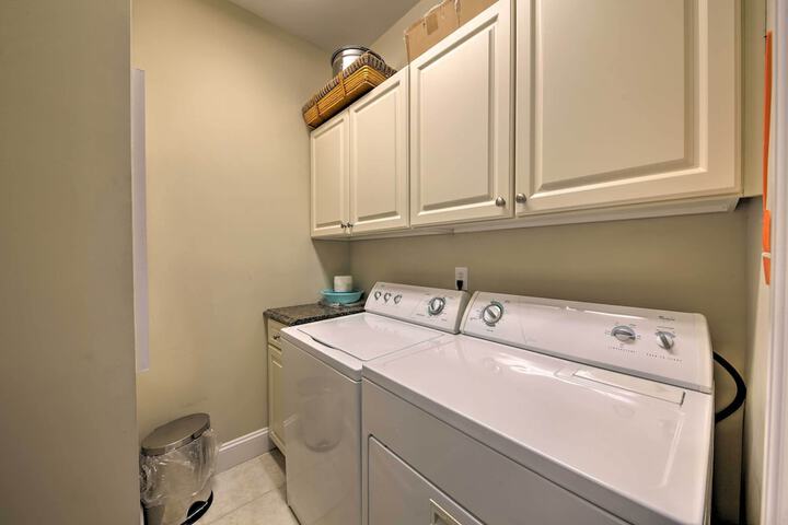 Manteo Waterfront Resort Home w / 30-ft Dock!
