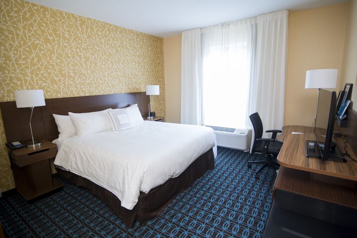 Room 32 of 53